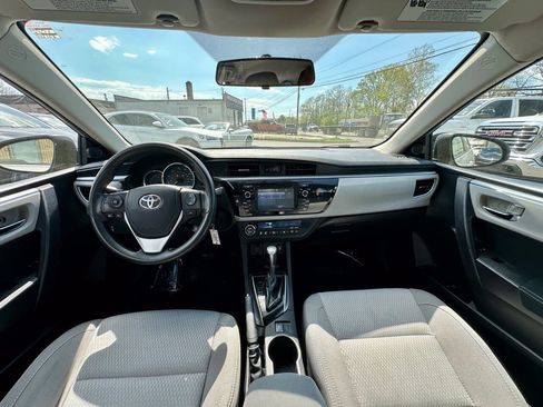 Used 2016 Toyota Corolla LE FWD image 13