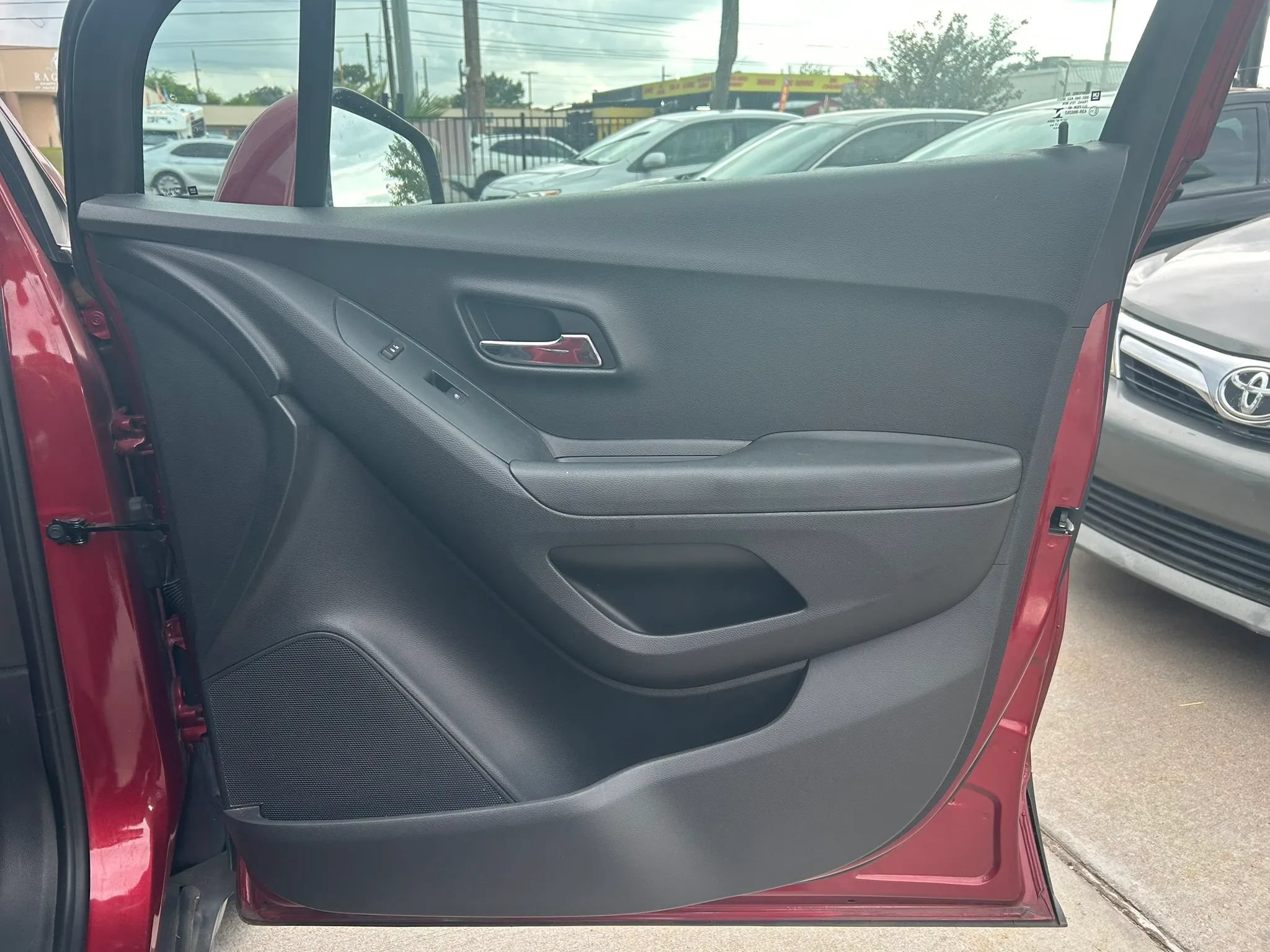 Used 2018 Chevrolet Trax LT w/ LT Convenience Package FWD image 15