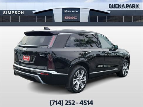 Used 2026 Cadillac Vistiq Luxury image 8