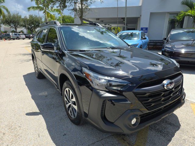 Used 2024 Subaru Outback Premium AWD/4WD image 3