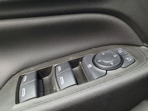 Used 2024 Chevrolet Equinox LT FWD image 27