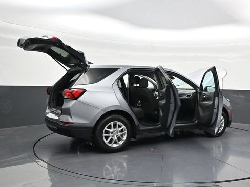 Used 2023 Chevrolet Equinox LT FWD image 32