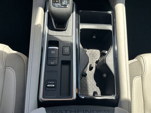 New 2026 Nissan Pathfinder SL FWD image 20