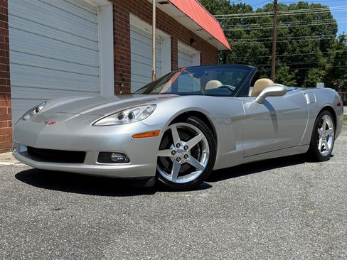 Used 2005 Chevrolet Corvette Convertible w/ Preferred Equipment Group RWD image 6