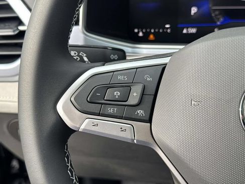 New 2026 Volkswagen Taos SE FWD image 18