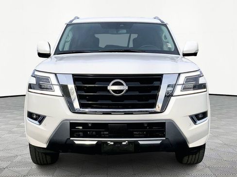 Used 2024 Nissan Armada SL w/ Captain's Chairs Package image 2