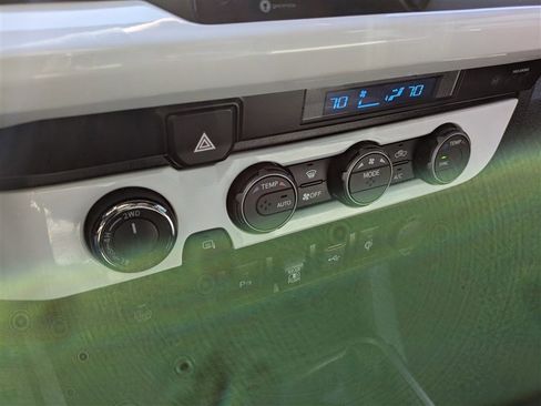 Used 2021 Toyota Tacoma TRD Off-Road w/ Technology Package AWD/4WD image 24