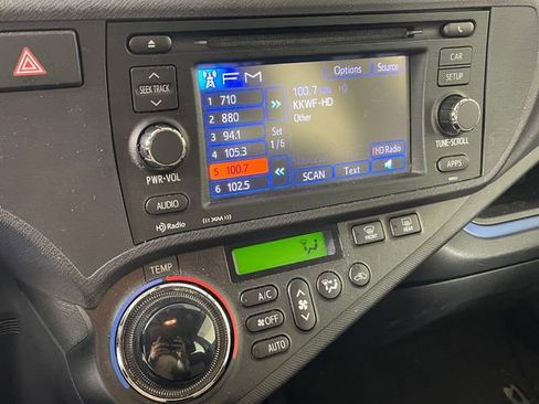 Used 2013 Toyota Prius C Three image 7