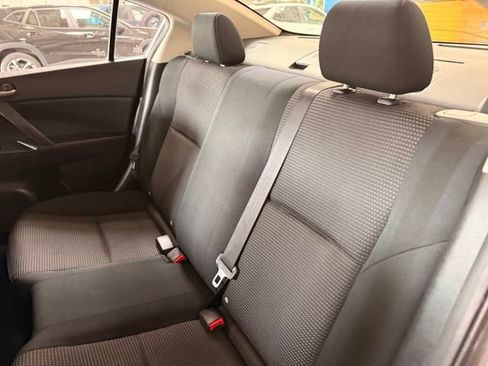 Used 2013 MAZDA MAZDA3 i Sport FWD image 16