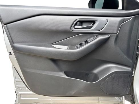 Used 2024 Nissan Rogue S FWD image 16