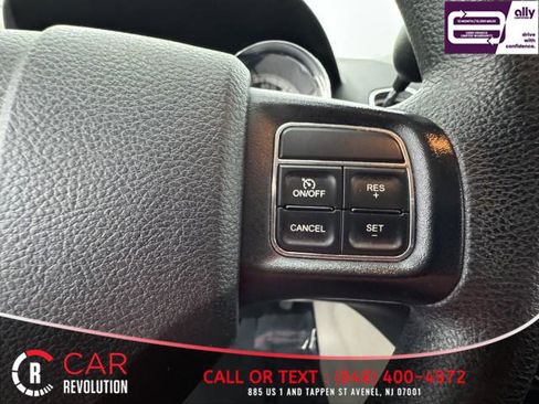 Used 2019 Dodge Grand Caravan SE w/ UConnect Hands-Free Group image 16