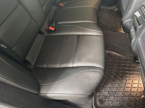 Used 2025 Mercedes-Benz GLE 350 4MATIC image 33