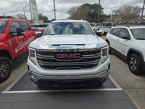 Used 2023 GMC Sierra 1500 SLT w/ SLT Premium Package image 2