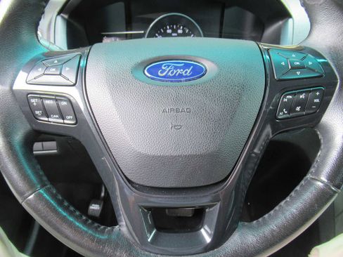 Used 2016 Ford Explorer XLT w/ Equipment Group 202A image 23
