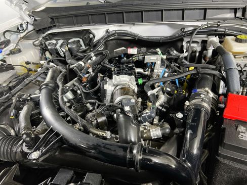 Used 2023 Ford Bronco Wildtrak image 29