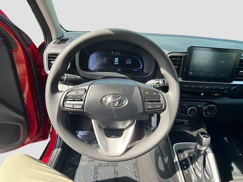 Certified 2023 Hyundai Venue SE FWD image 10