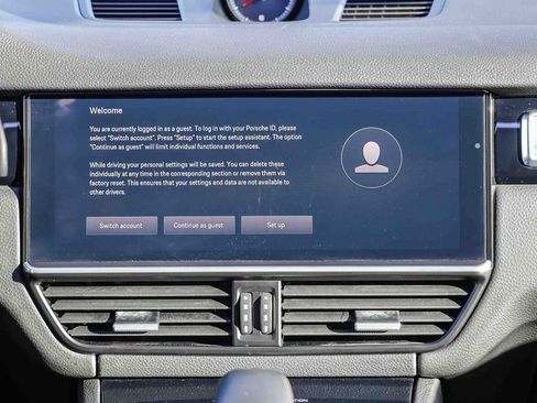 Used 2023 Porsche Cayenne Platinum Edition image 17