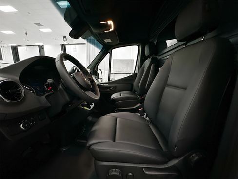 New 2025 Mercedes-Benz Sprinter 2500 image 21