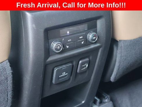 Certified 2023 Chevrolet Traverse Premier AWD/4WD image 17