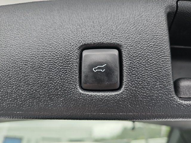 Used 2022 Ford Escape SE w/ SE Sport Appearance Package FWD image 13