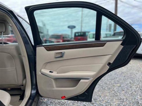 Used 2014 Mercedes-Benz E 350 4MATIC Sedan image 15