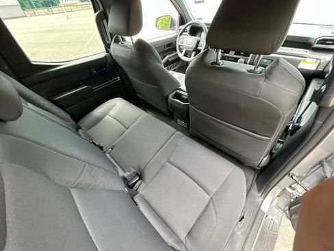Used 2025 Toyota Tacoma SR5 AWD/4WD image 40