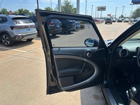 Used 2012 MINI Cooper Countryman FWD image 9