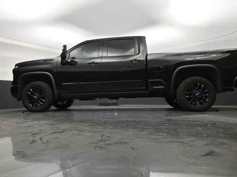 Used 2026 Chevrolet Silverado 2500 High Country w/ High Country Premium Package AWD/4WD image 20