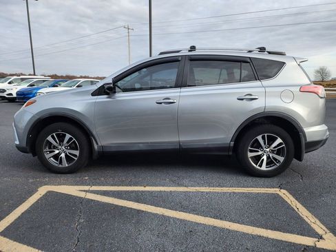Used 2018 Toyota RAV4 XLE image 5