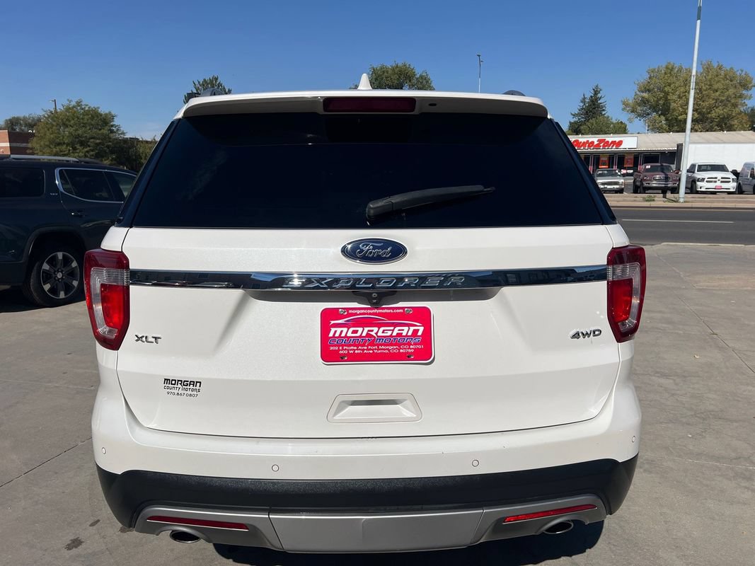 Used 2017 Ford Explorer XLT w/ Equipment Group 202A AWD/4WD image 6