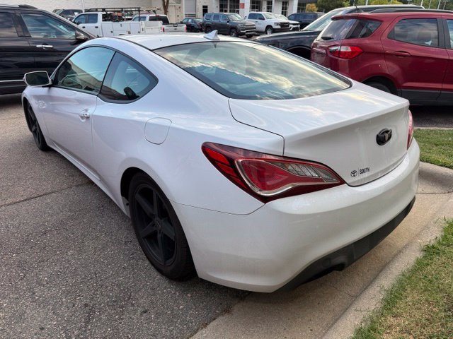 Used 2016 Hyundai Genesis 3.8 RWD image 16