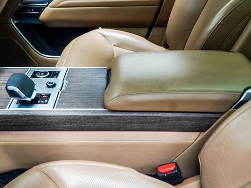 Used 2023 Land Rover Range Rover SE image 17