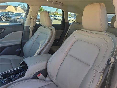 Used 2023 Lincoln Corsair FWD image 13