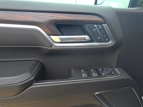Used 2025 GMC Sierra 1500 SLT image 9