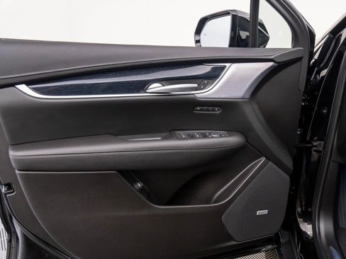 New 2025 Cadillac XT5 Premium Luxury image 17