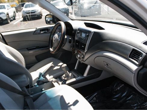 Used 2012 Subaru Forester 2.5X Premium AWD/4WD image 29