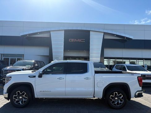 Used 2022 GMC Sierra 1500 SLT w/ SLT Premium Plus Package image 1