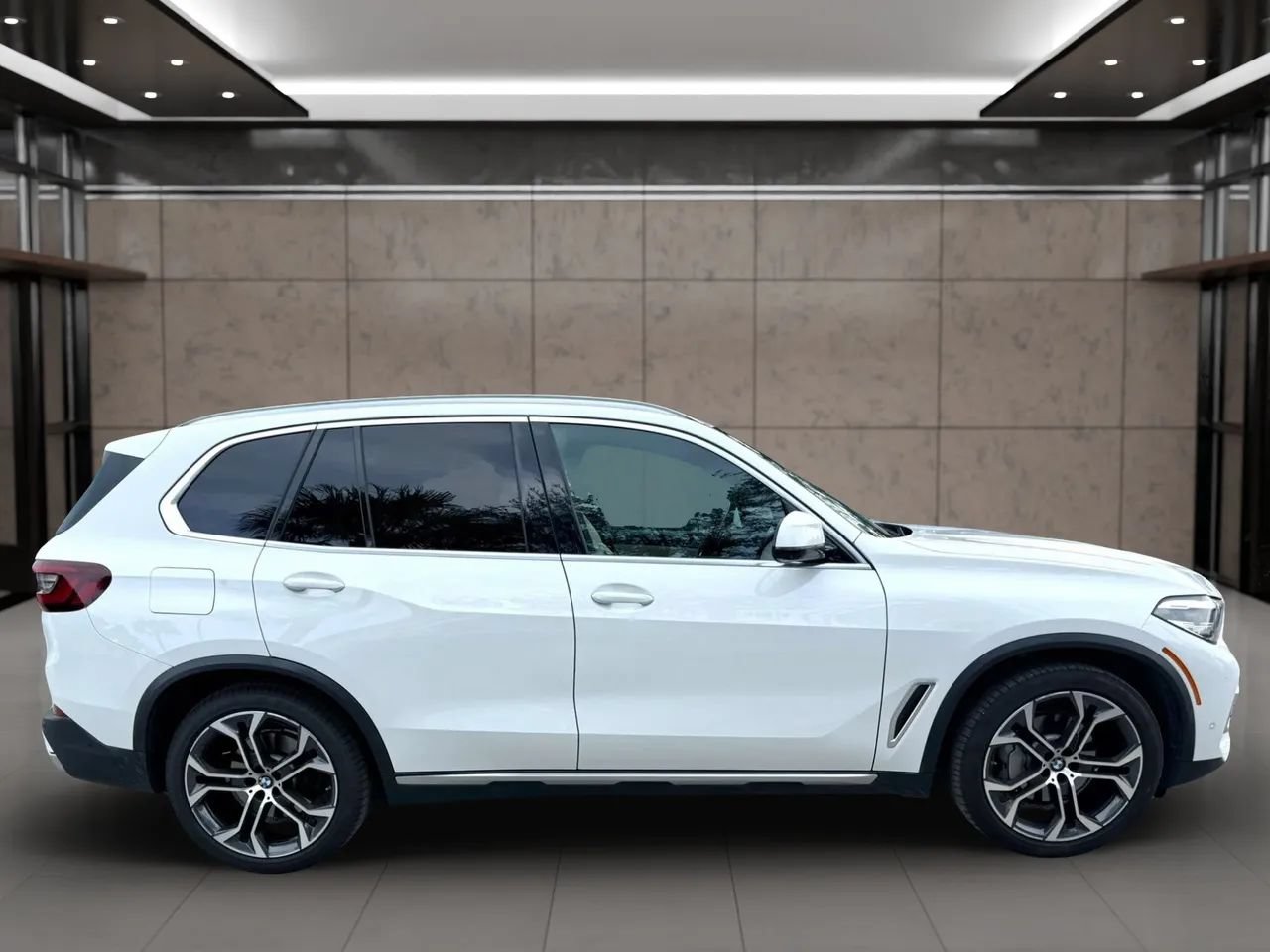 Used 2021 BMW X5 sDrive40i w/ Premium Package 2 RWD image 2