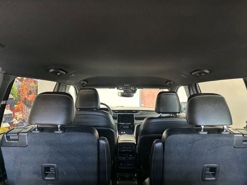 Used 2023 Jeep Grand Cherokee L Laredo image 49