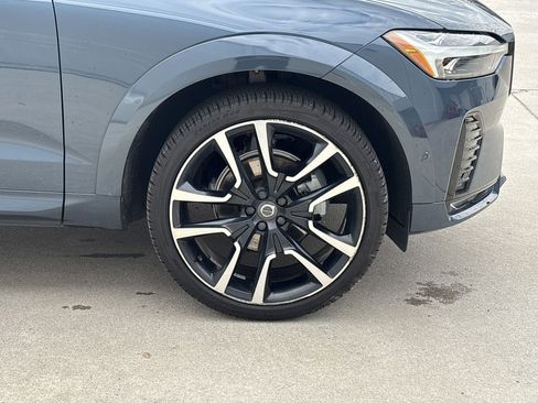 Certified 2023 Volvo XC60 B5 Ultimate w/ Climate Package image 12