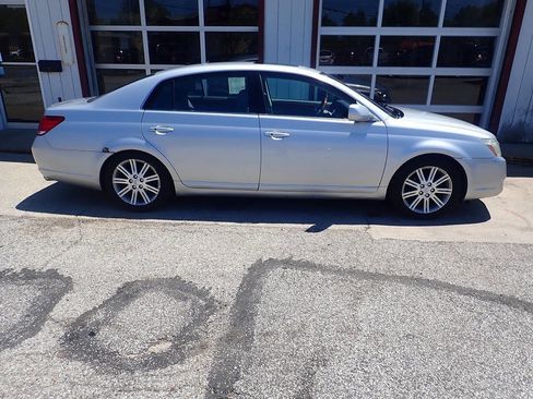 Used 2006 Toyota Avalon Limited FWD image 22