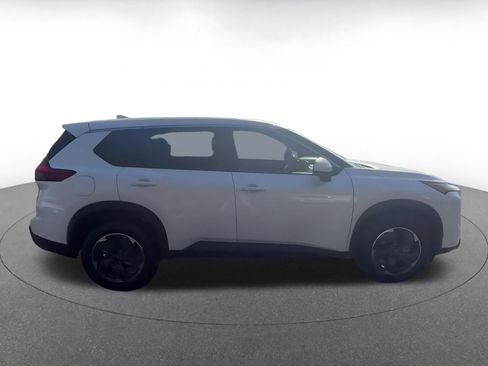 Used 2025 Nissan Rogue SV image 16