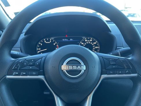 Used 2024 Nissan Altima 2.5 SV image 10