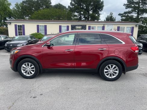 Used 2016 Kia Sorento FWD image 9