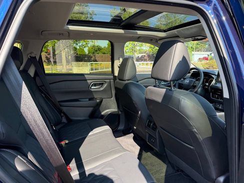 Used 2025 Nissan Rogue Platinum AWD/4WD image 23