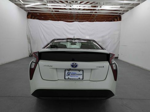 Used 2016 Toyota Prius Two image 6