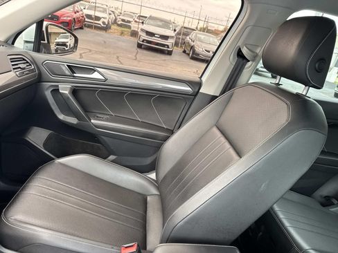 Used 2023 Volkswagen Tiguan SE FWD image 16