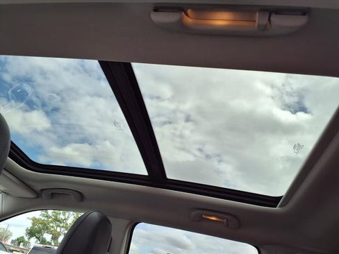 Used 2021 Jeep Compass Latitude w/ Sun and Sound Group image 19