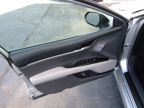 Used 2023 Toyota Camry XLE FWD image 26
