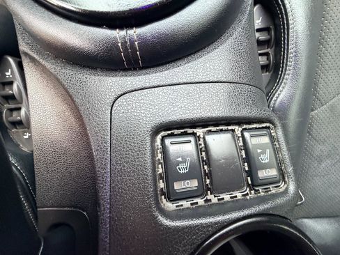 Used 2010 Nissan 370Z Touring RWD image 17
